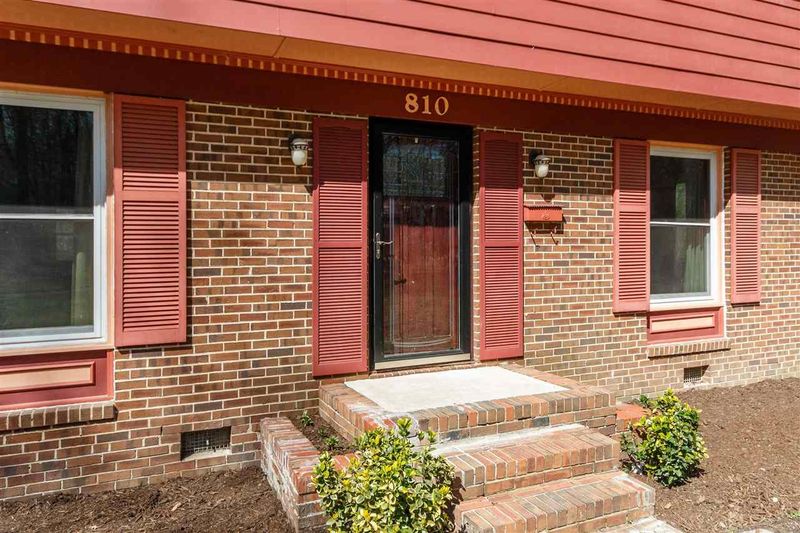 810 Pamlico Dr, Cary, NC 27511