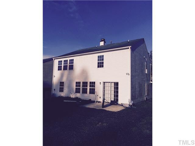 810 Pebblestone Dr, Durham, NC 27703