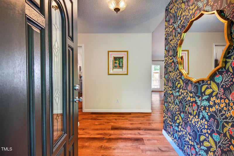 810 Royal Oaks Dr, Durham, NC 27712