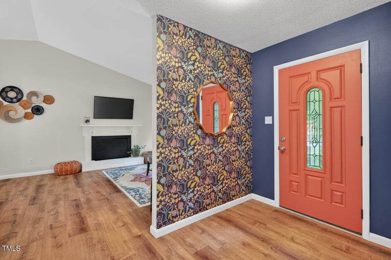 810 Royal Oaks Dr, Durham, NC 27712