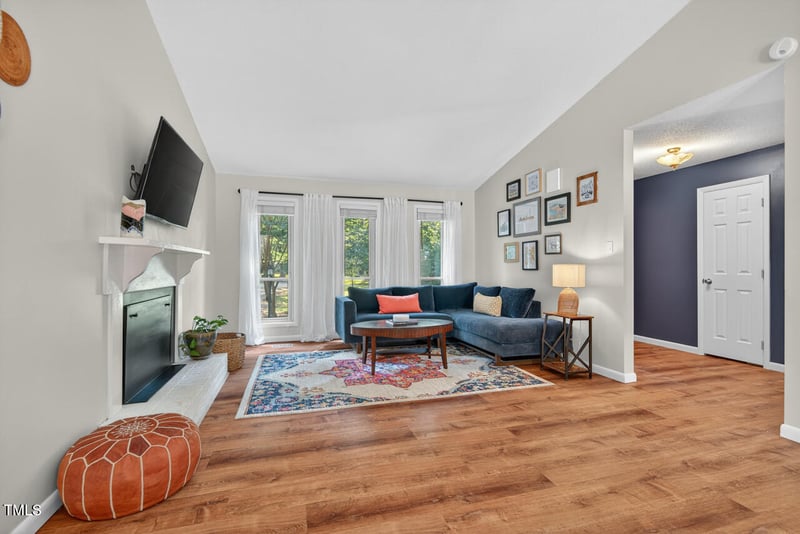 810 Royal Oaks Dr, Durham, NC 27712