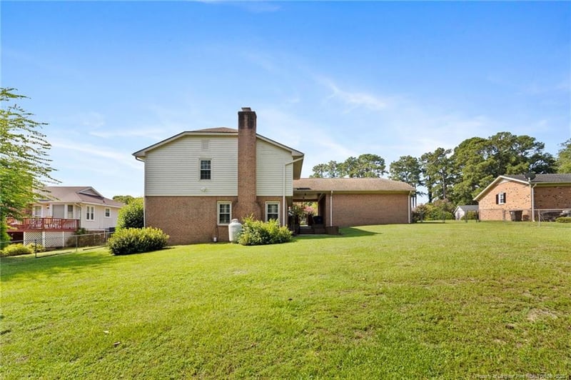 810 Southview Cir, Fayetteville, NC 28311