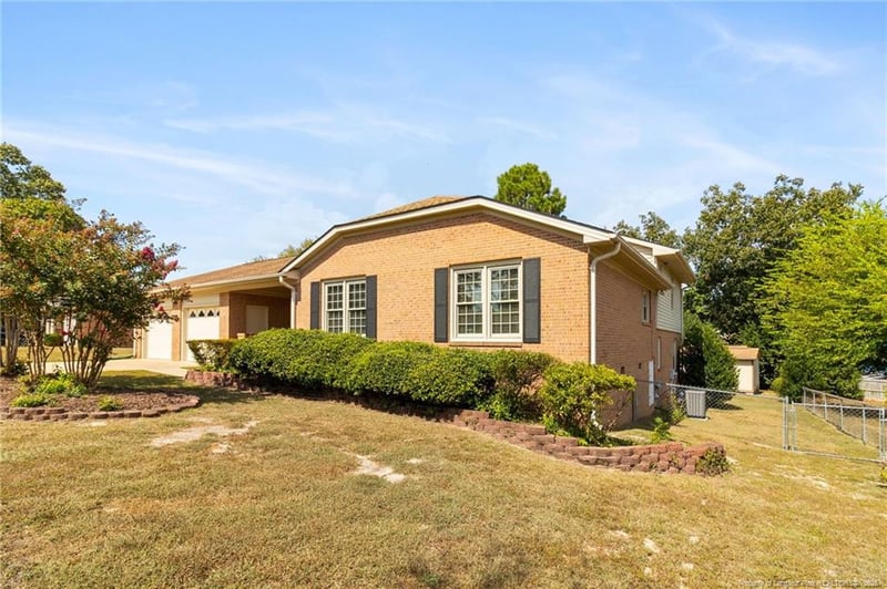 810 Southview Cir, Fayetteville, NC 28311