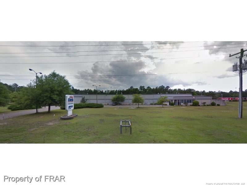 810 Tom Starling Rd, Fayetteville, NC 28306