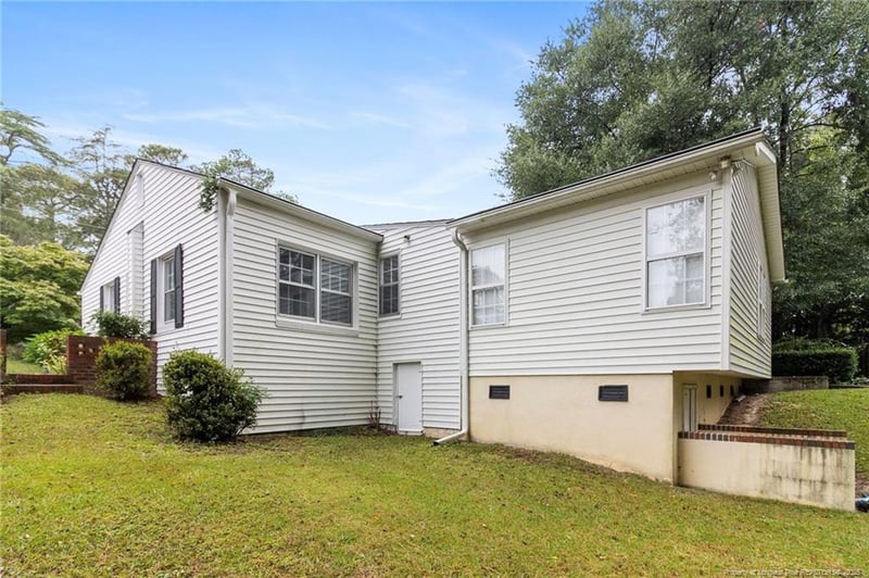 810 Westmont Dr, Fayetteville, NC 28305