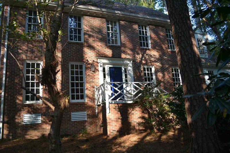 8101 Calais Dr, Raleigh, NC 27613