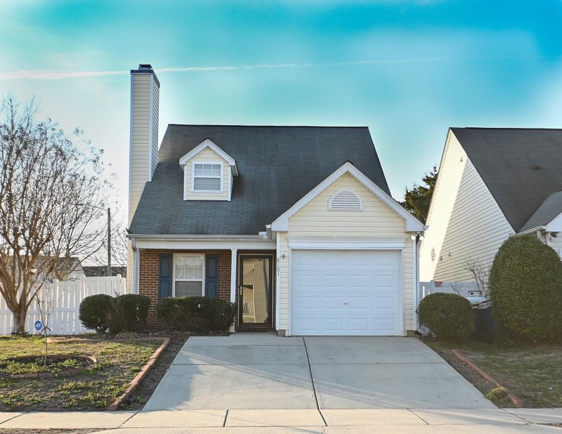 8101 Caliber Woods Dr, Raleigh, NC 27616