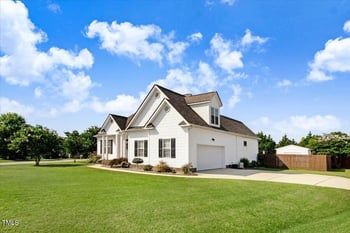 8101 Claybrooke Ct, Willow Springs, NC 27592