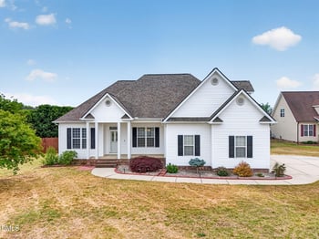 8101 Claybrooke Ct, Willow Springs, NC 27592