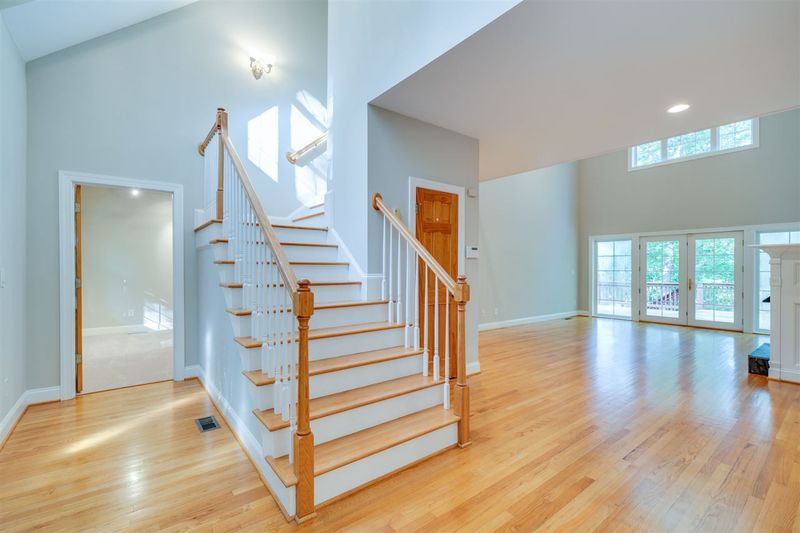 8101 Park Side Dr, Raleigh, NC 27612