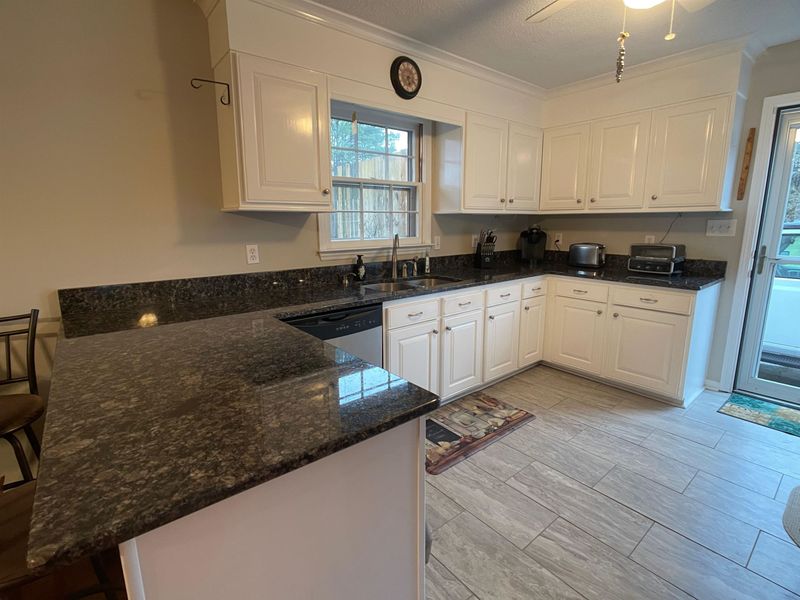 8101 Rhodes Rd, Apex, NC 27539