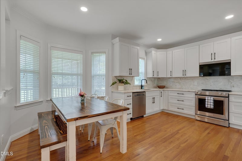 8104 Hartwood Glen Cir, Willow Springs, NC 27592