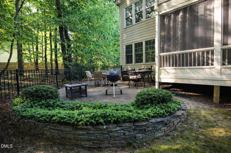 8104 Henderson Rd, Apex, NC 27539