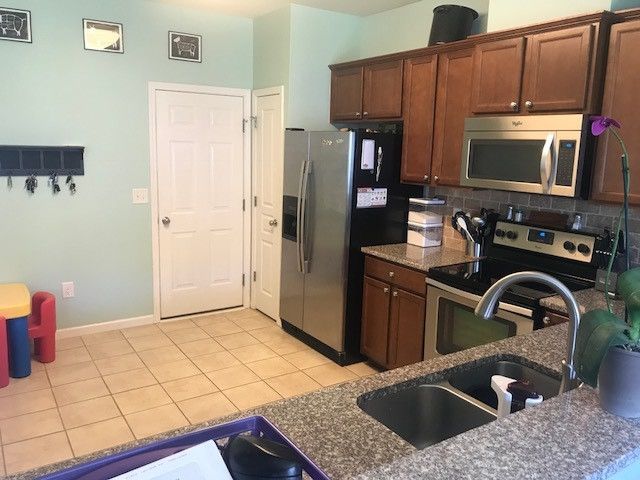 8104 Yaxley Hall Dr, Raleigh, NC 27616