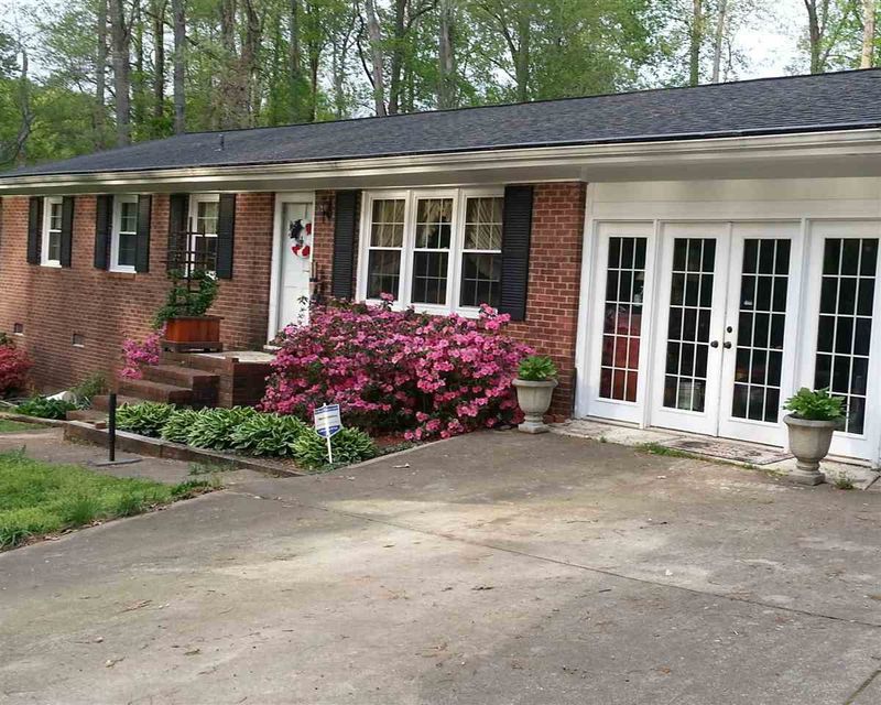 8105 Rolling Hills Dr, Raleigh, NC 27603