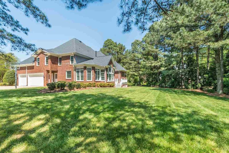 8105 Rosiere Dr, Apex, NC 27539