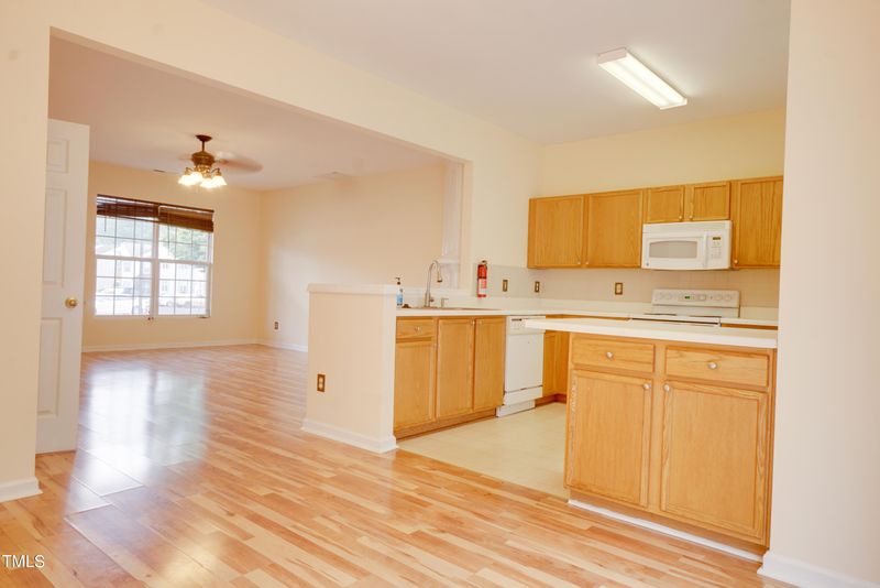 8107 Candelaria Dr, Raleigh, NC 27616
