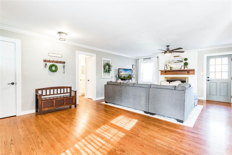 8109 Brently Dr, Apex, NC 27539