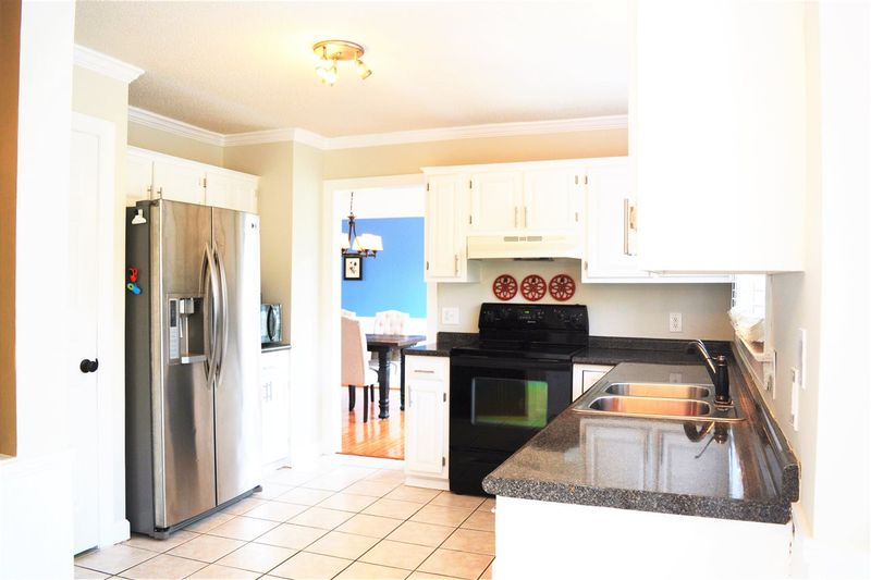 8109 Coleraine Ct, Raleigh, NC 27615