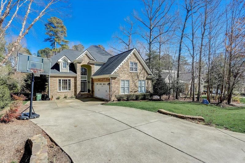 8109 Henderson Rd, Apex, NC 27539