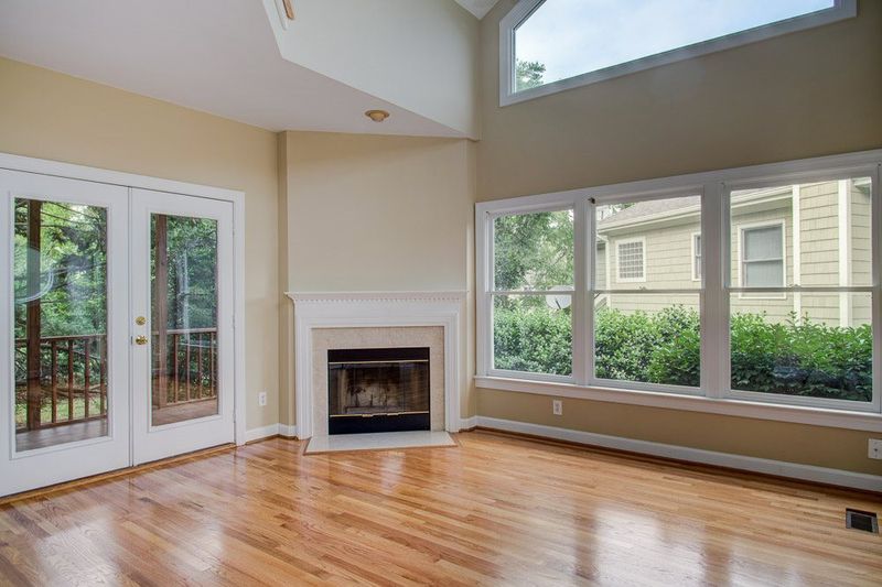811 N Columbia St, Chapel Hill, NC 27516