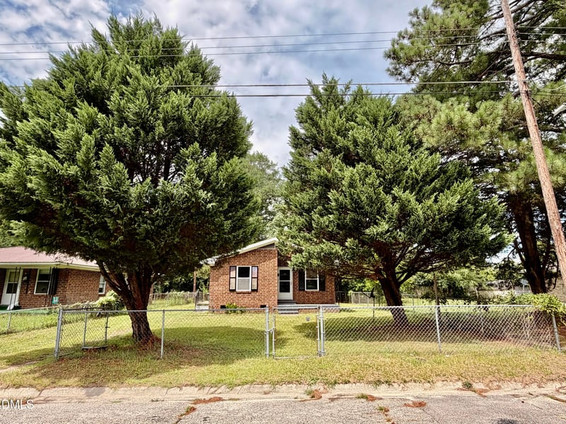 811 Crawford St, Goldsboro, NC 27530