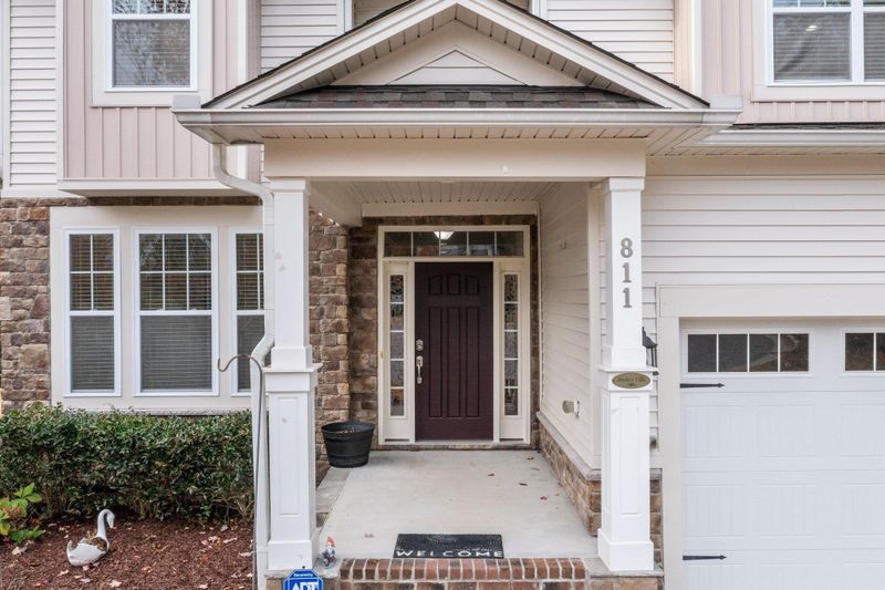 811 Hesler Ct, Cary, NC 27519