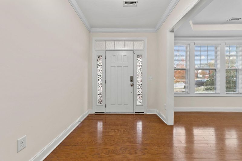 811 Hesler Ct, Cary, NC 27519