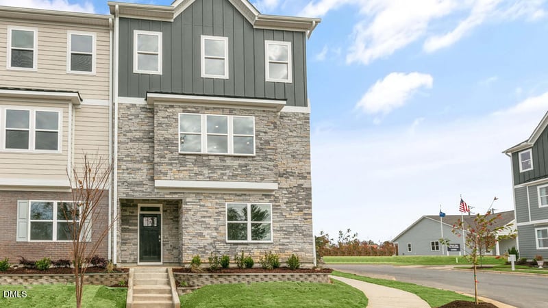 811 Lucky Clover Way, Fuquay Varina, NC 27526