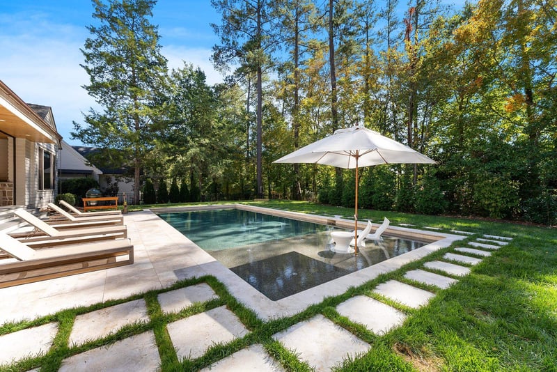 811 Manchester Dr, Raleigh, NC 27609