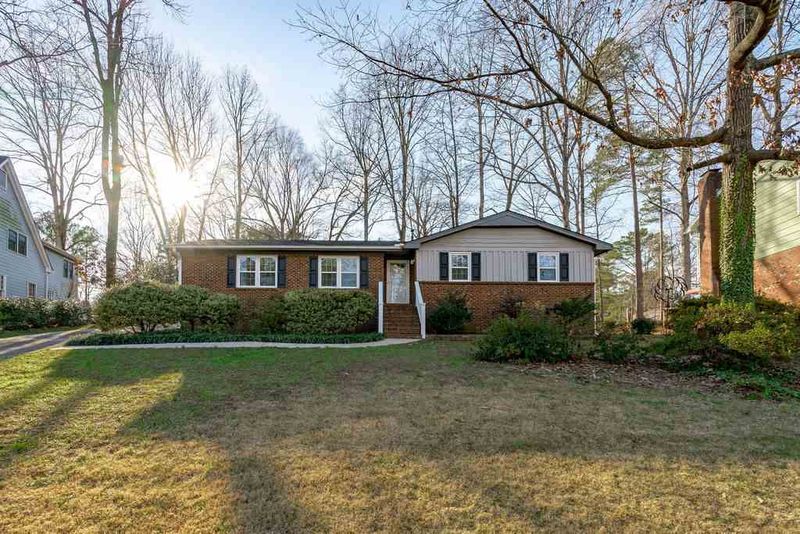 811 Roanoke Dr, Cary, NC 27513