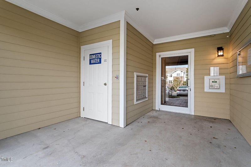 811 Waterford Lake Dr, Cary, NC 27519