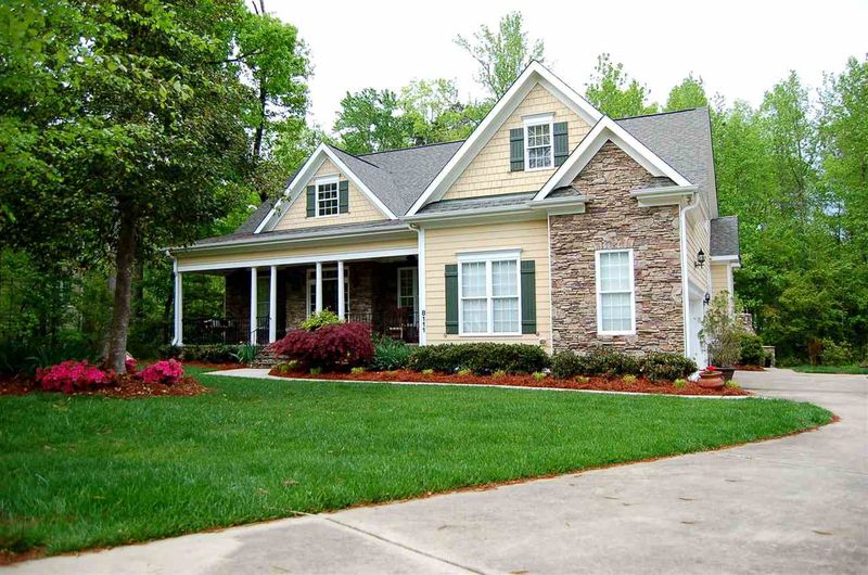 8111 Henderson Rd, Apex, NC 27539