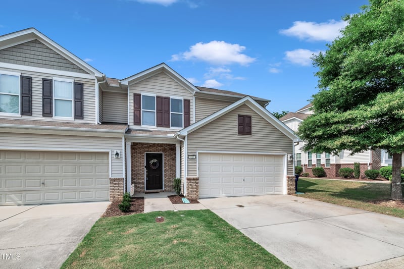 8111 Yaxley Hall Dr, Raleigh, NC 27616