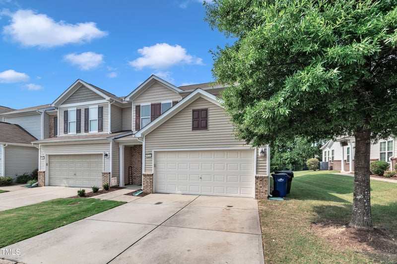 8111 Yaxley Hall Dr, Raleigh, NC 27616