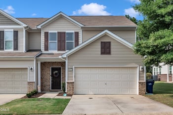 8111 Yaxley Hall Dr, Raleigh, NC 27616