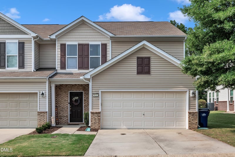 8111 Yaxley Hall Dr, Raleigh, NC 27616