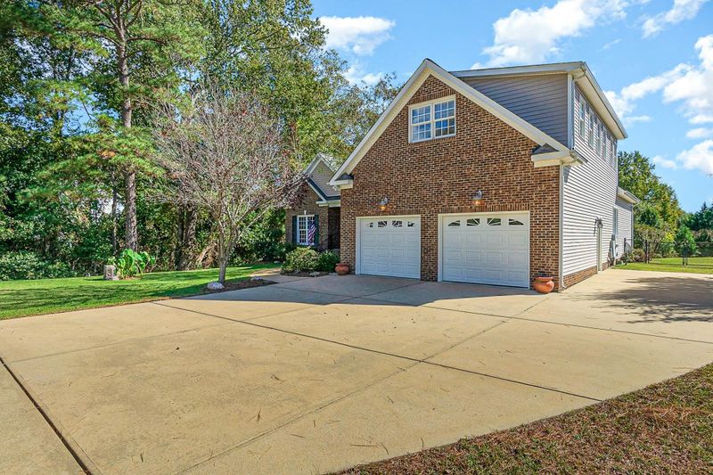 8113 White Star Dr, Fuquay Varina, NC 27526