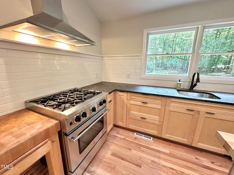 8116 Reynard Rd, Chapel Hill, NC 27516