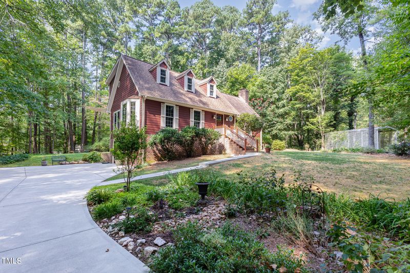8117 Brookwood Ct, Raleigh, NC 27613