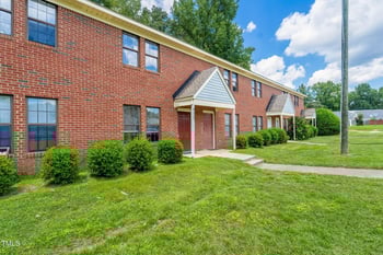 8117 Farmlea Cir, Raleigh, NC 27616