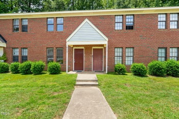 8117 Farmlea Cir, Raleigh, NC 27616