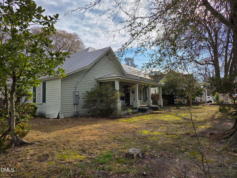812 Anderson St, Selma, NC 27576