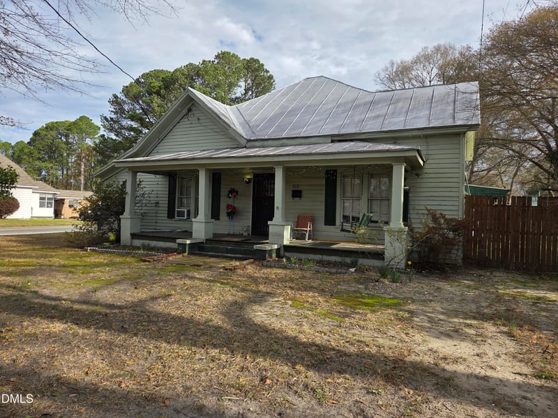 812 Anderson St, Selma, NC 27576
