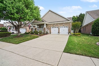 812 Canyoncreek Ln, Fuquay Varina, NC 27526