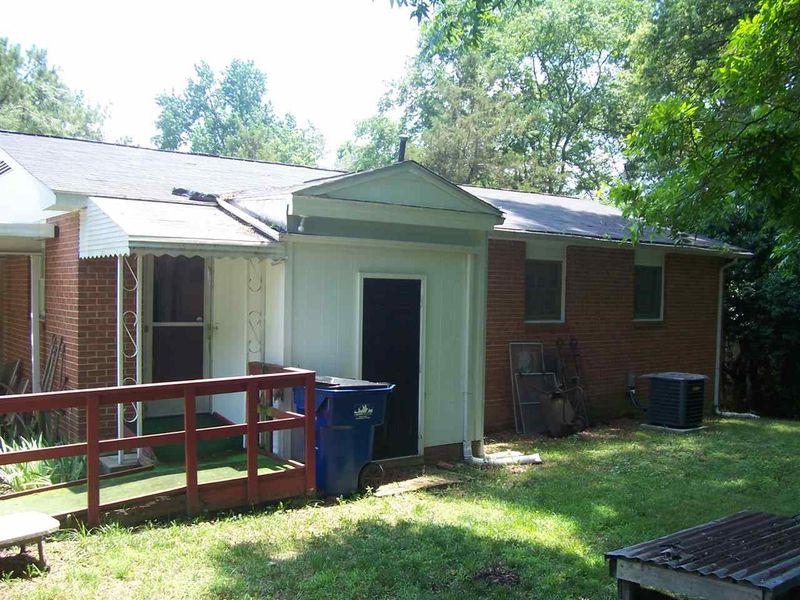 812 Carlisle St, Raleigh, NC 27610