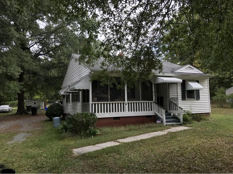 812 Day St, Burlington, NC 27217