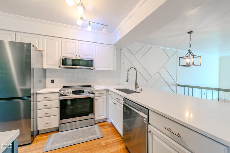 812 Green Ridge Dr, Raleigh, NC 27609