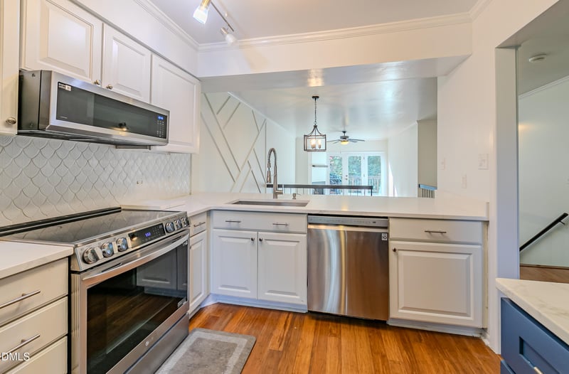 812 Green Ridge Dr, Raleigh, NC 27609