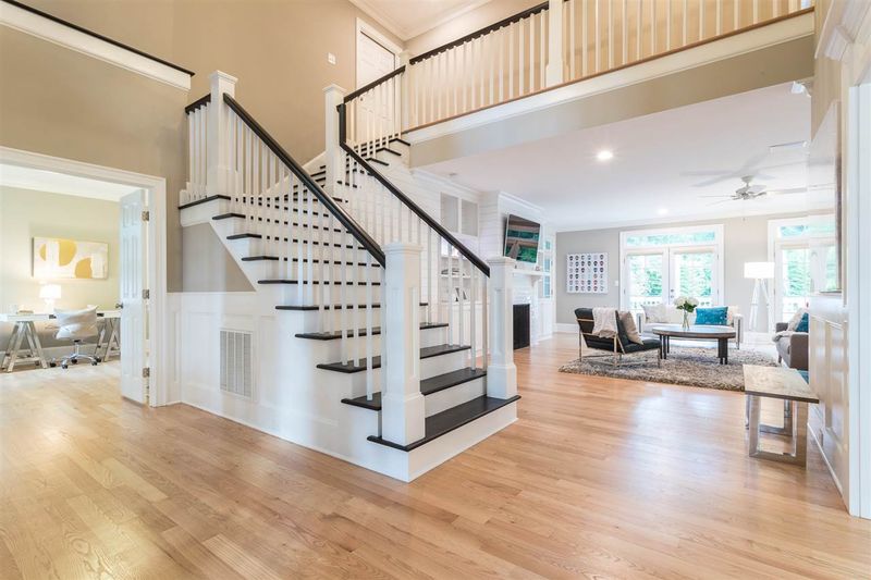 812 Macon Pl, Raleigh, NC 27609